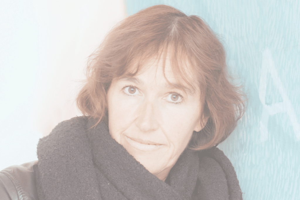 Olivia Auclair, dans le spectacle de L'autre Côté.